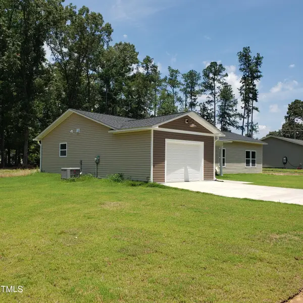 142 Marathon Lane, Fayetteville, NC 28304