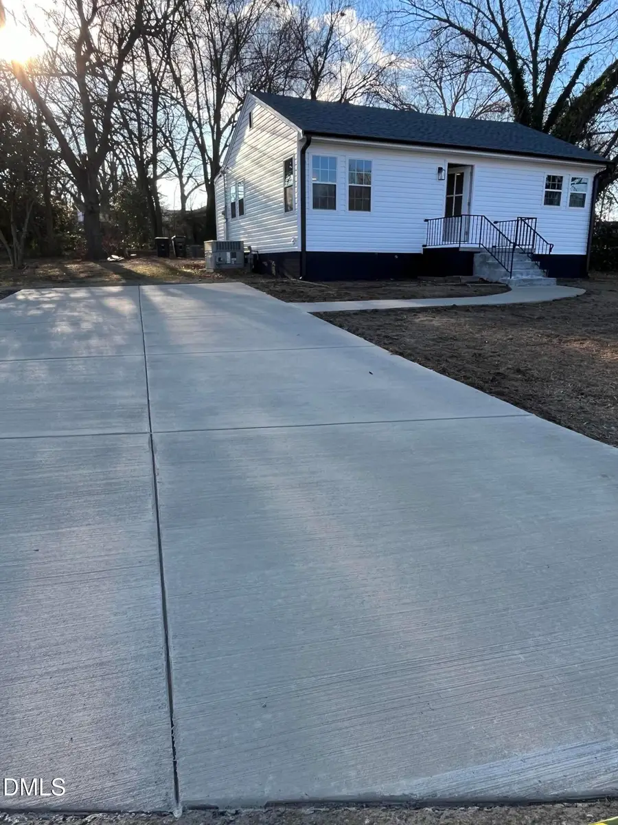 609 Phillips Street, Burlington, NC 27217 - #2