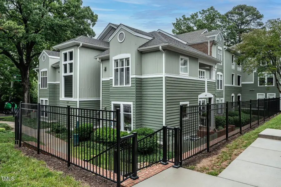 1111 Parkridge Lane #103, Raleigh, NC 27605 - Image #2