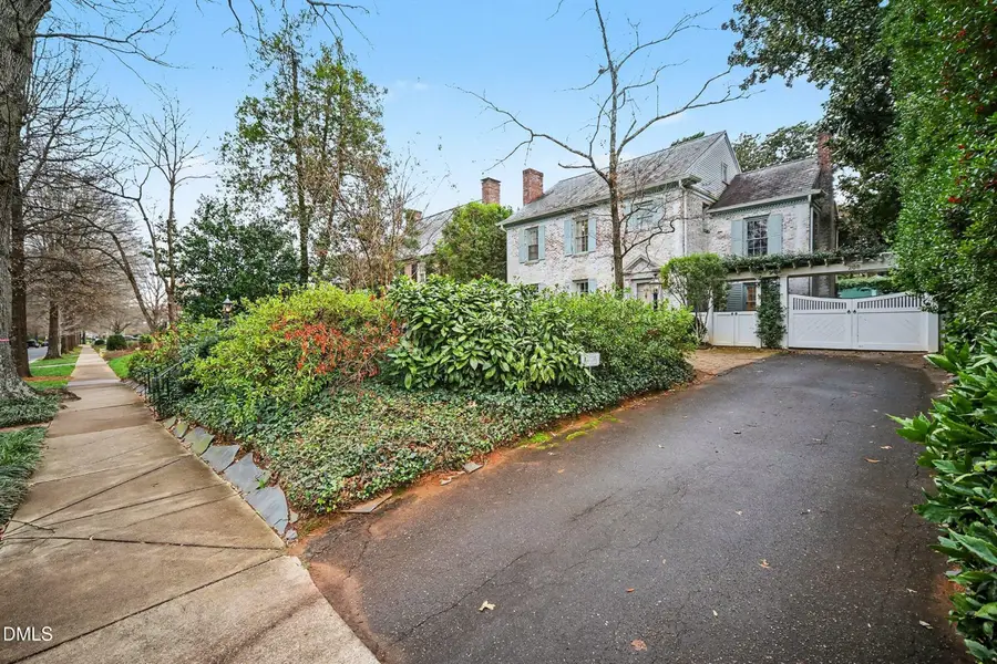 208 Hempstead Place, Charlotte, NC 28207 - Image #2