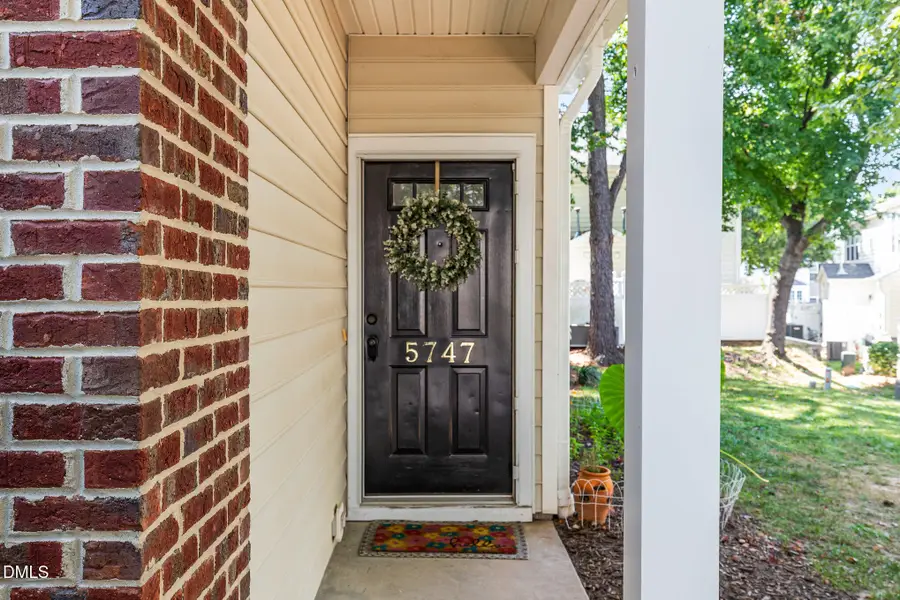 5747 Corbon Crest Lane, Raleigh, NC 27612 - Image #2