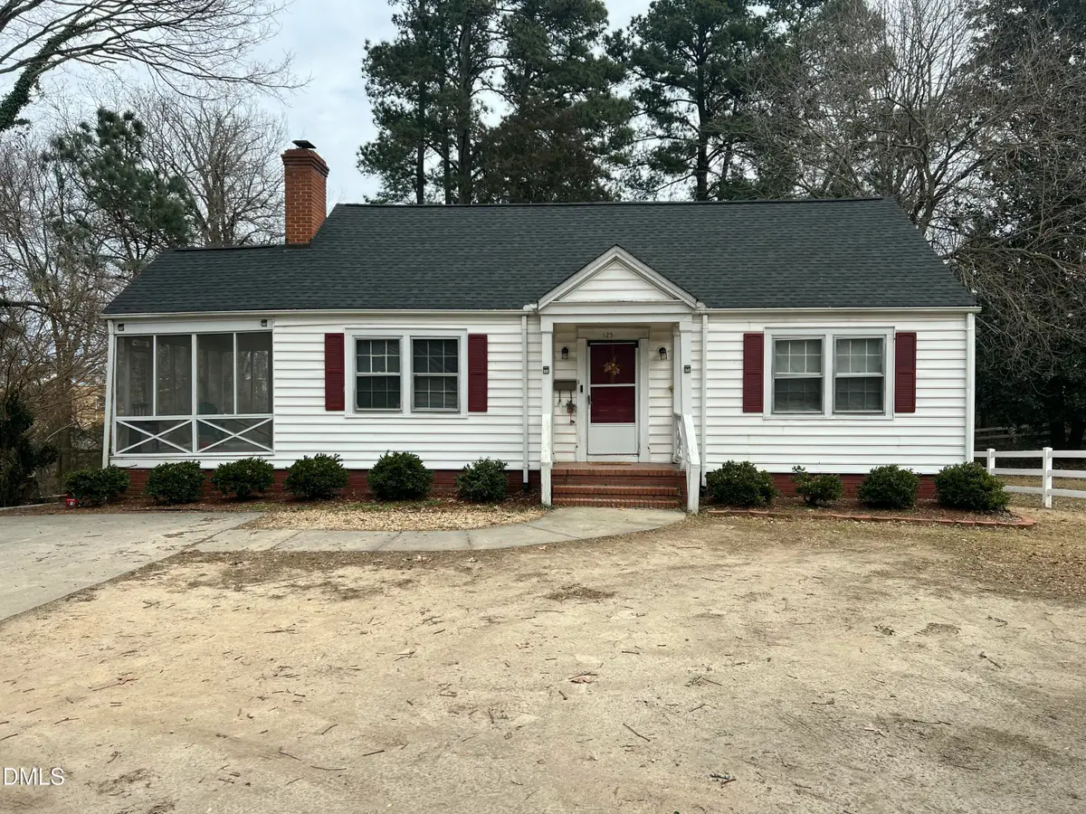 125 E Jennette Avenue, Henderson, NC 27536 - Image #1