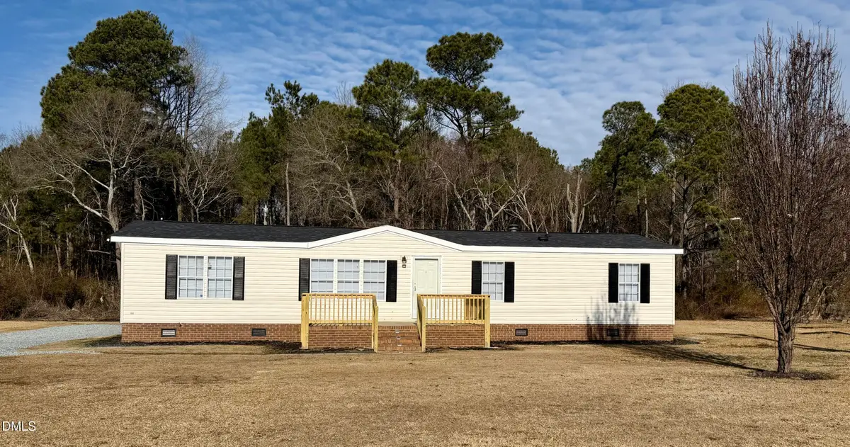 2000 Woods Crossroads Road, Benson, NC 27504 - Image #1