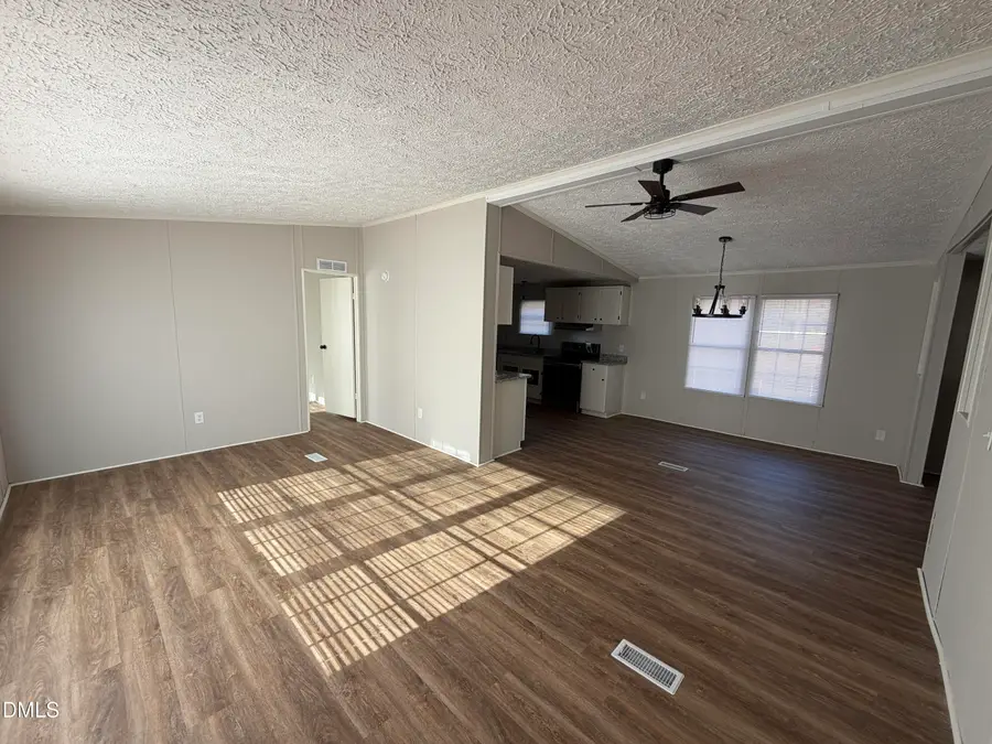 2000 Woods Crossroads Road, Benson, NC 27504 - Image #2