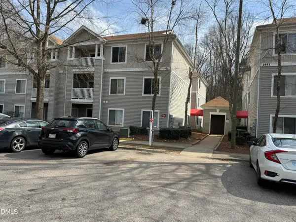 1431 Collegiate Circle #101, Raleigh, NC 27606