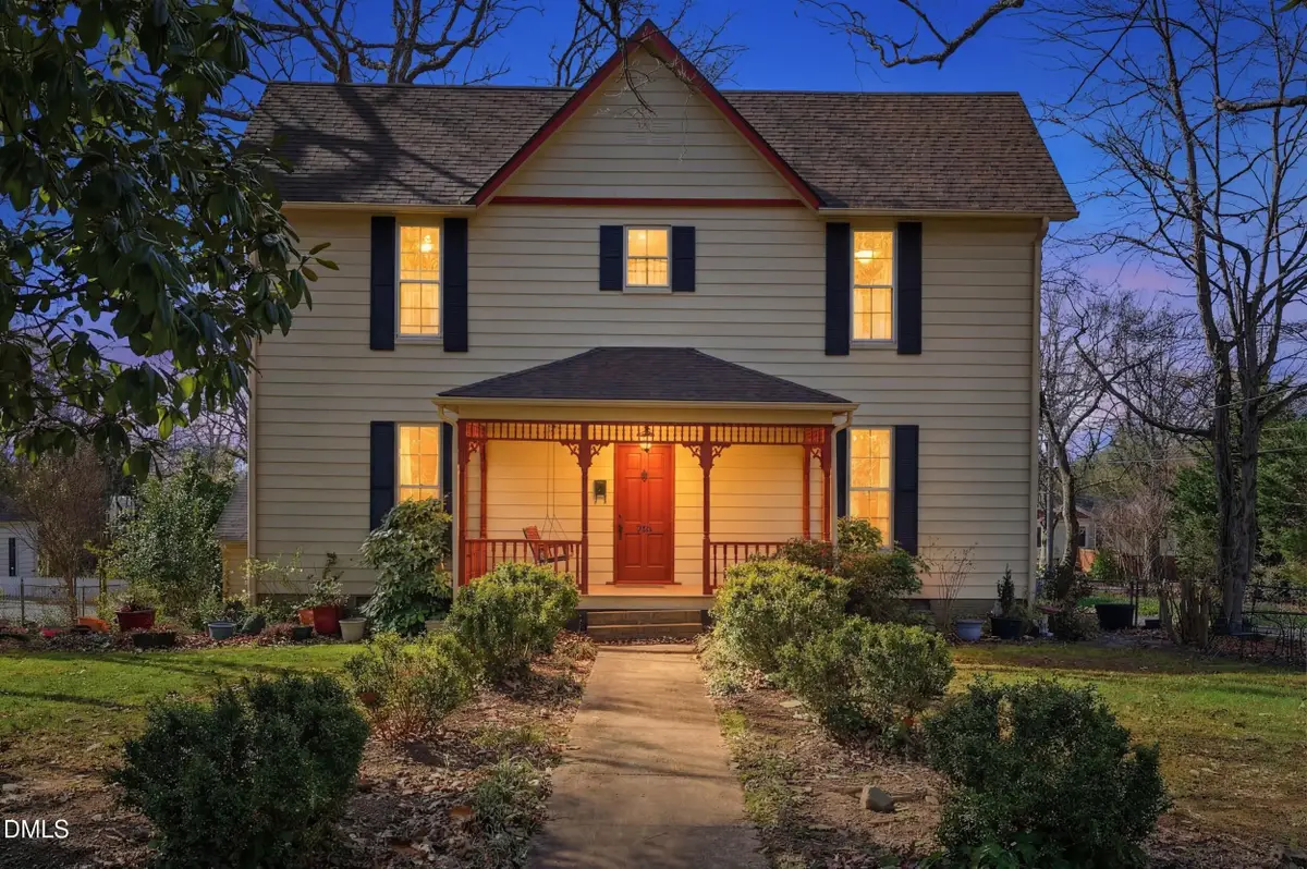 916 W Davis Street, Burlington, NC 27215 - #1