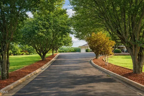 474 E Barefoot Road, Newton Grove, NC 28366