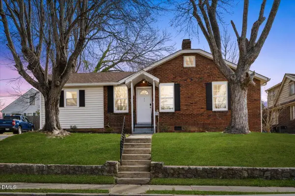 411 Hillcrest Avenue, Burlington, NC 27215