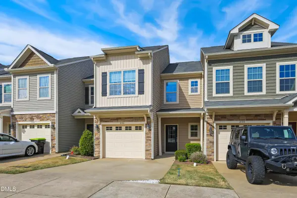 202 Beaconwood Lane, Holly Springs, NC 27540