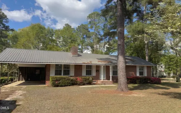 204 Lane Street, Maxton, NC 28364