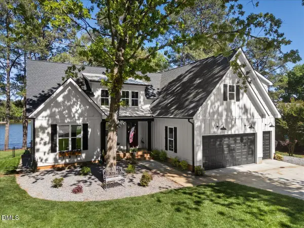 125 Lakeview Circle, Gasburg, VA 23857