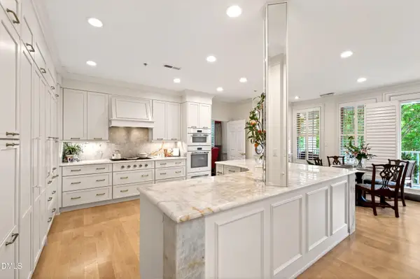 2801 Glenwood Gardens Lane #203, Raleigh, NC 27608