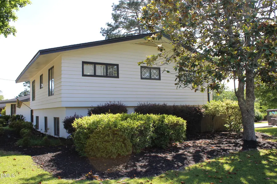 1607 Lakeshore Drive, Dunn, NC 28334 - #3