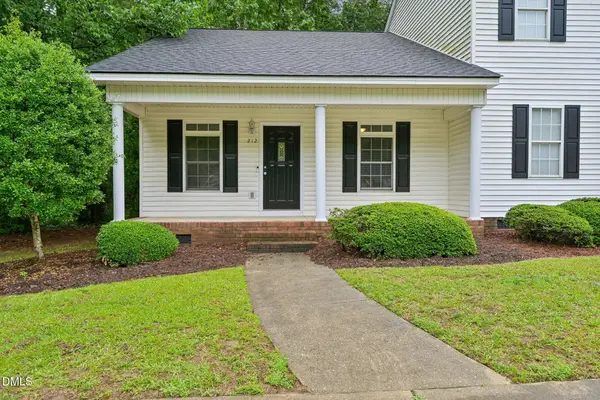 212 Saint James Court, Clayton, NC 27520