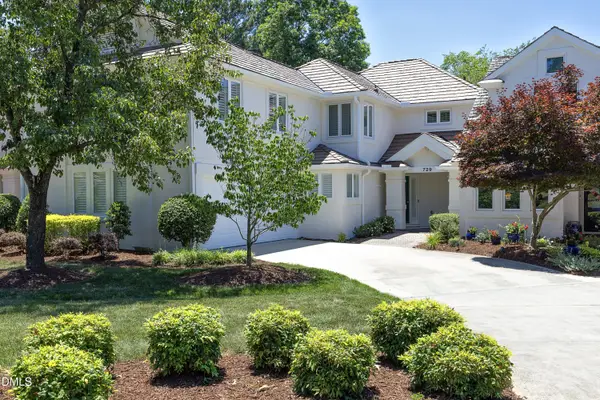729 Crabtree Crossing Parkway, Cary, NC 27513