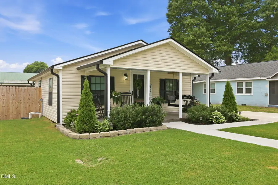 215 W Brocklyn Street, Benson, NC 27504 - #2