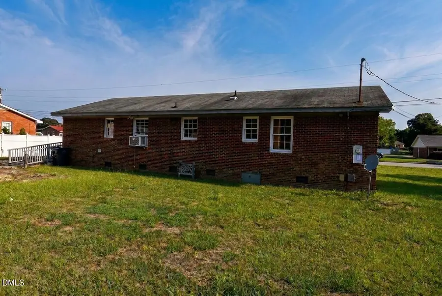205 W B Street, Erwin, NC 28339 - #2