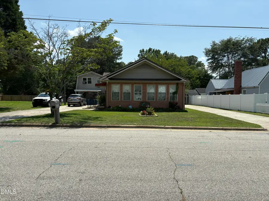 307 W Canary Street, Dunn, NC 28334 - #2