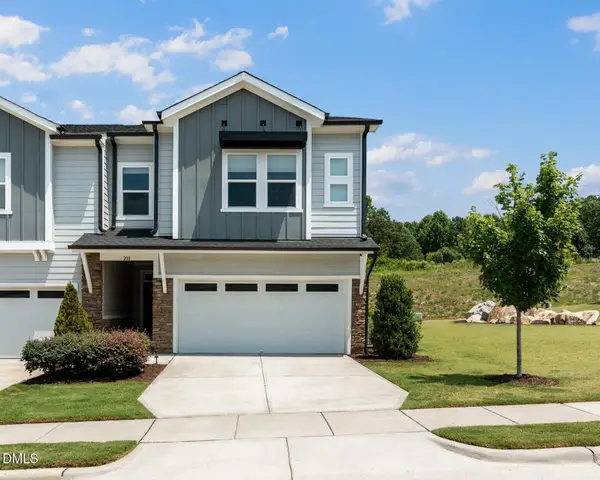 200 Deardom Way, Chapel Hill, NC 27516