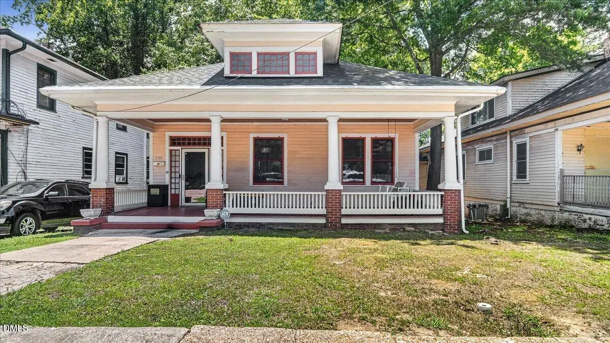 239 W Young Avenue, Henderson, NC 27536 - #1