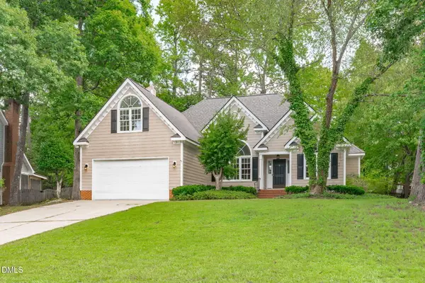 208 Hickory Glen Lane, Holly Springs, NC 27540
