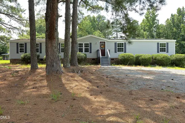 8204 Fieldcrest Lane, Fuquay Varina, NC 27526