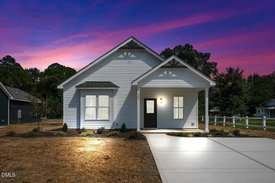 306 S Sycamore Street, Fremont, NC 27830 - #3