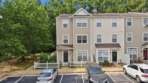 8621 Neuse Club Lane, Raleigh, NC 27616