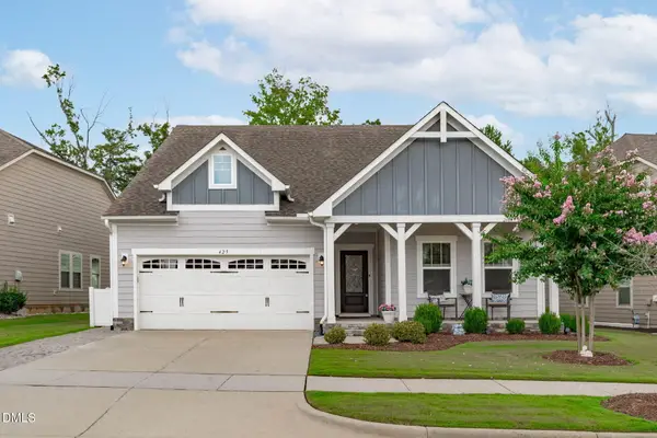 425 Oaks End Drive, Holly Springs, NC 27540