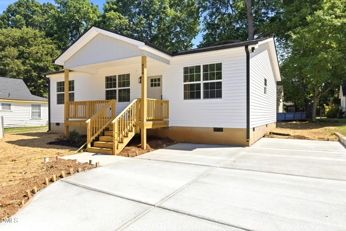 924 E Davis Street, Burlington, NC 27215 - #1