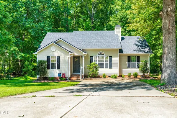 6201 Lilly Stream Court, Willow Springs, NC 27592
