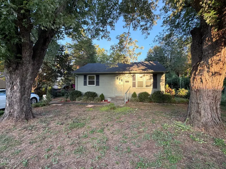 114 N Garden Avenue, Siler City, NC 27344 - #2