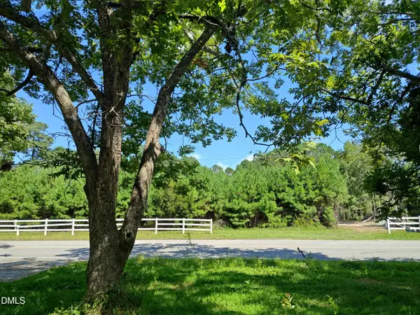 150 Clay Hill Road, Sneads Ferry, NC 28460