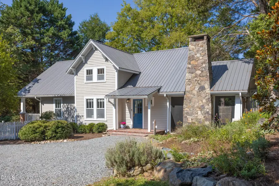 318 W Queen Street, Hillsborough, NC 27278 - #2
