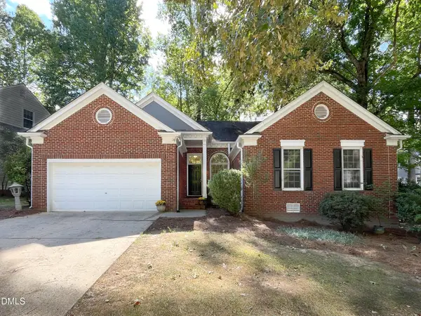 102 Hunters Crossing, Cary, NC 27518