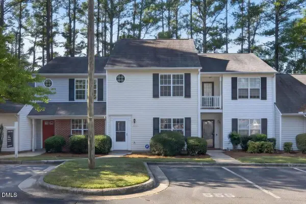 5553 Fieldcross Court, Raleigh, NC 27610