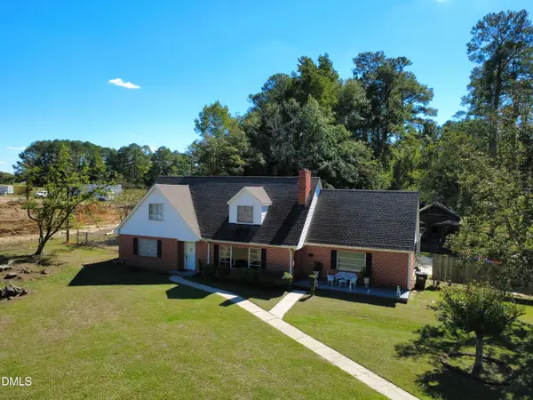 730 E Southerland Street, Wallace, NC 28466