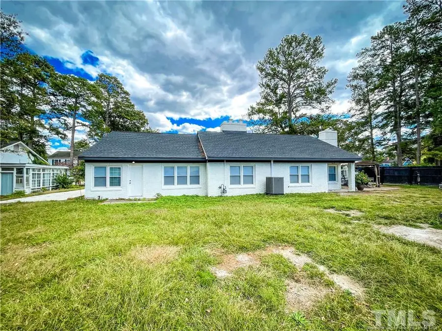 2101 N Mcmillan Avenue, Lumberton, NC 28358 - Image #2