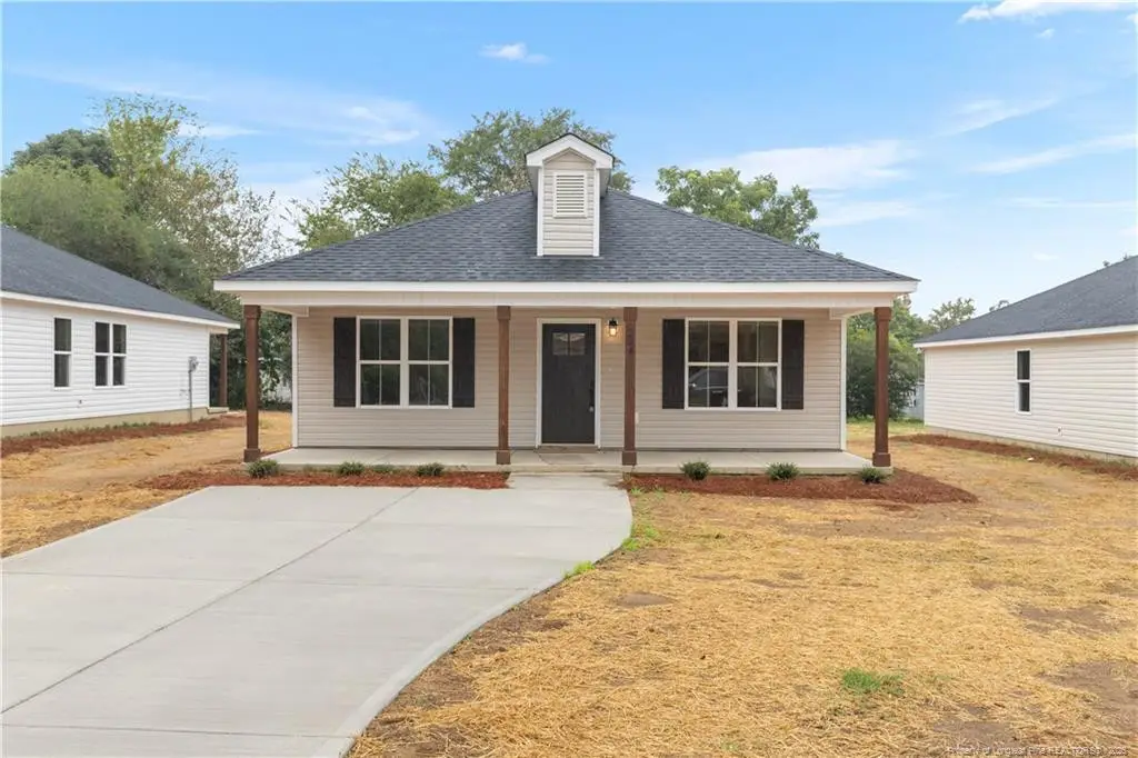 221 E Washington Street, Coats, NC 27521 - #1