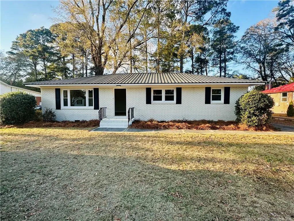 411 Lafayette Street, Clinton, NC 28328 - Image #1