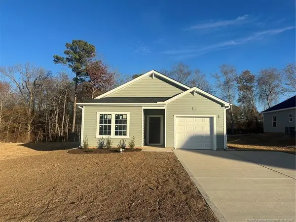 588 Wicklow Lane, Raeford, NC 28376