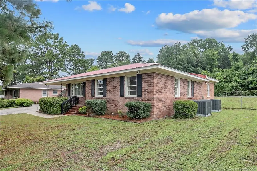 4914 Pinewood Drive, Hope Mills, NC 28348 - Image #2