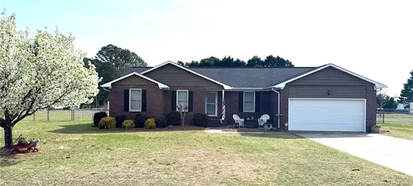 346 Grape Arbor Drive, Fayetteville, NC 28312