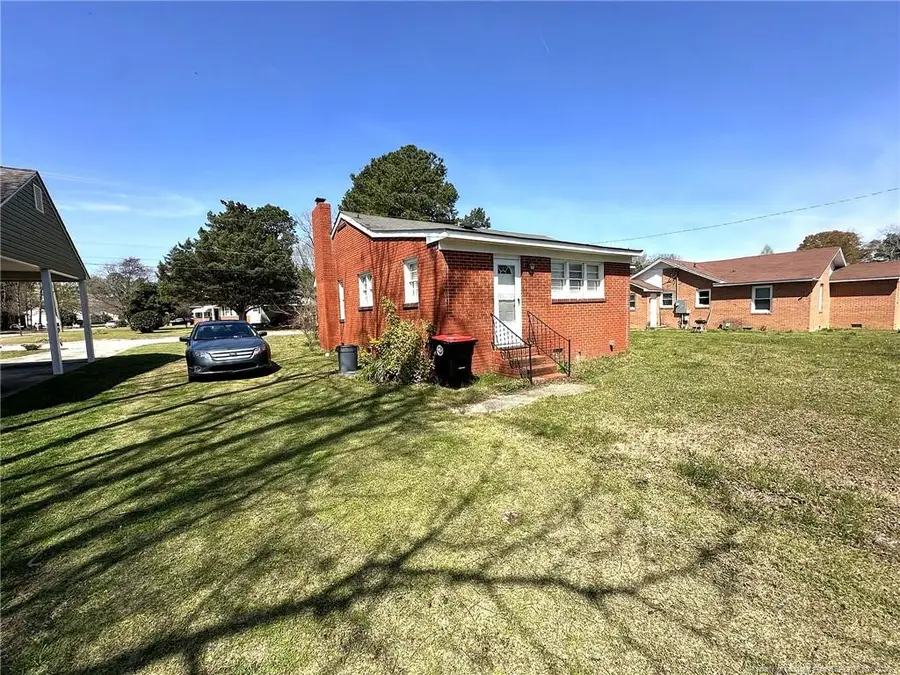 202 N Edinborough Street, Red Springs, NC 28377 - #2