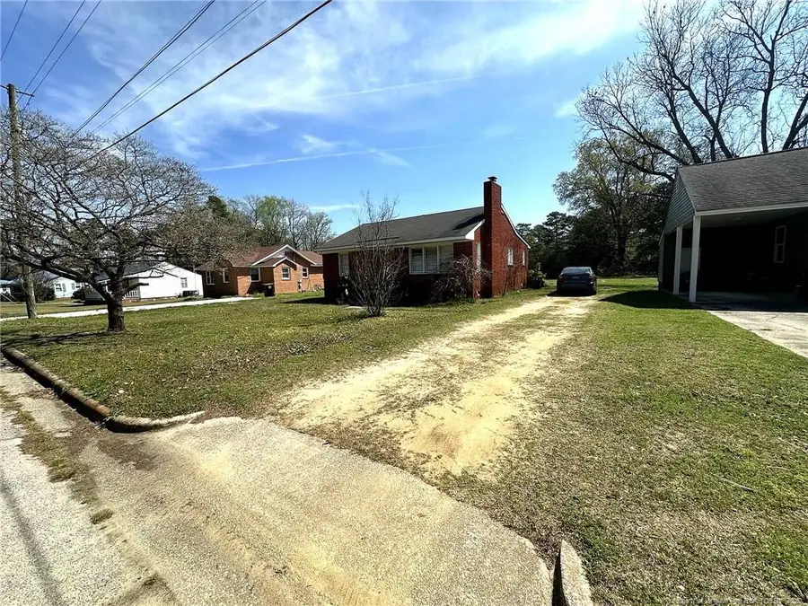 202 N Edinborough Street, Red Springs, NC 28377 - #3