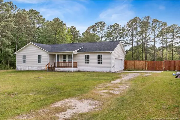 102 Barrington Court, Maple Hill, NC 28454