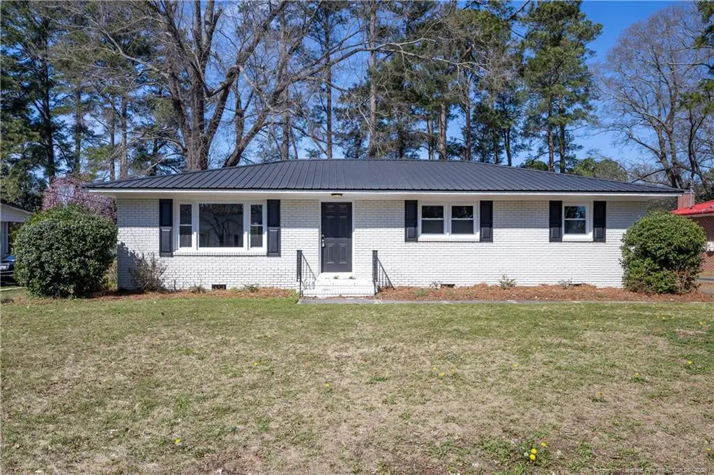 411 Lafayette Street, Clinton, NC 28328 - #1