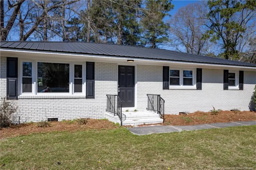 411 Lafayette Street, Clinton, NC 28328 - #3