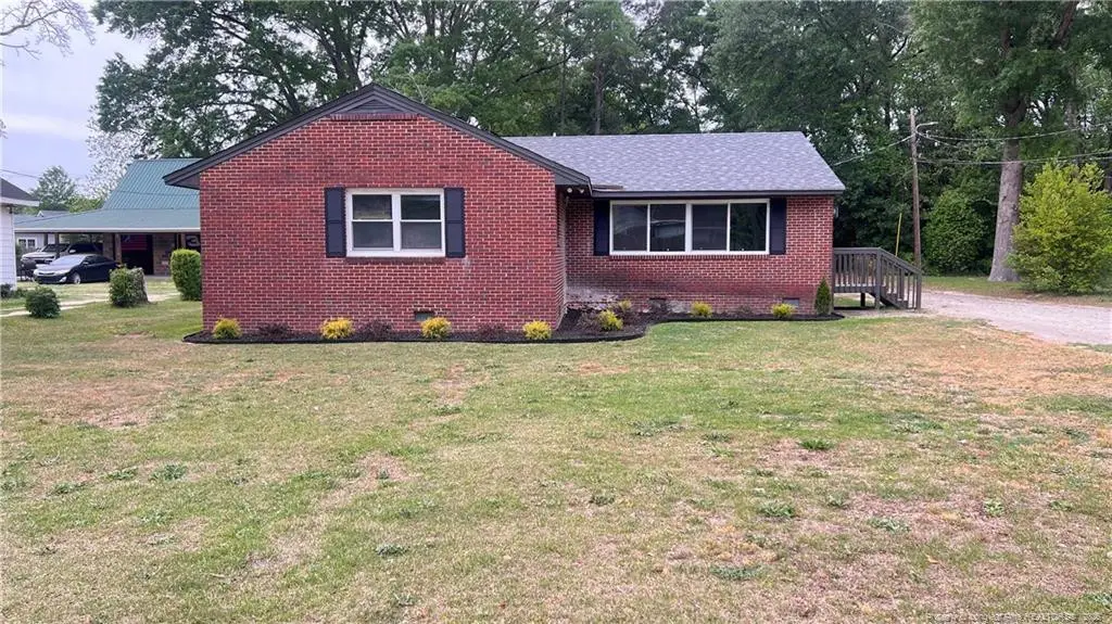 212 Peachtree Street, Red Springs, NC 28377 - #1