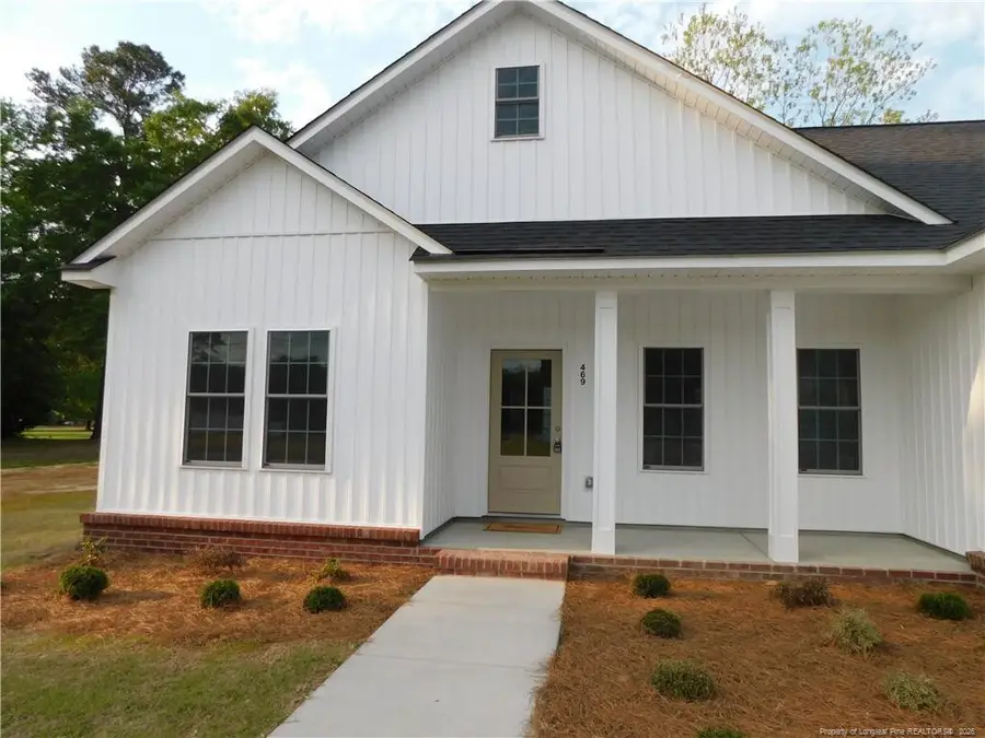 469 E Poplar Street, Bladenboro, NC 28320 - #2